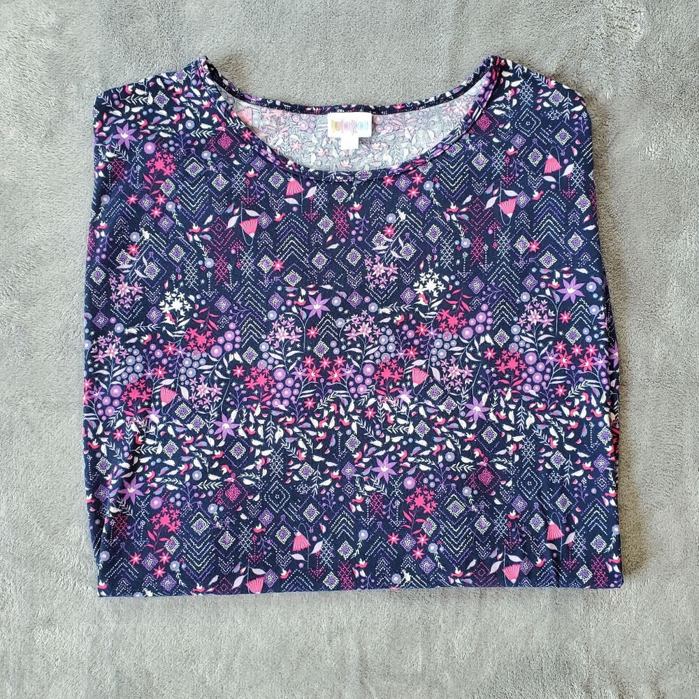 LuLaRoe Multicolor Plus Size Purple Pink White Floral Patterned T-Shirt
